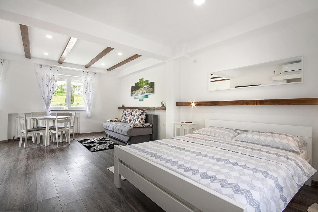 Studio Apartments Kaya Čatrnja エクステリア 写真