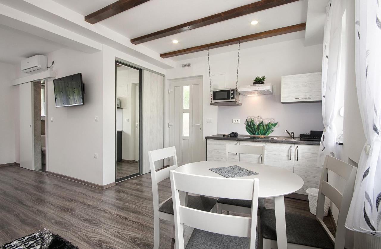 Studio Apartments Kaya Čatrnja エクステリア 写真